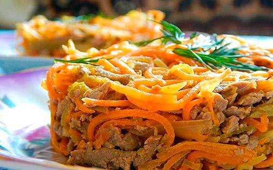Блюдо из моркови с печенью.