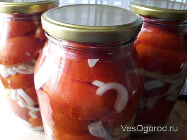 сладкие помидоры с луком и перцем