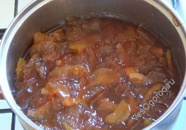 Оставляем полученный сиром с дольками остывать